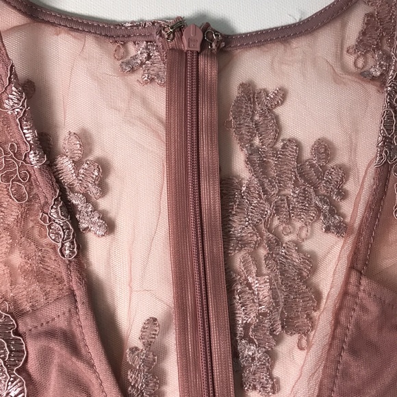 Tobi One Night Pink Lace Dress size M - Picture 8 of 12